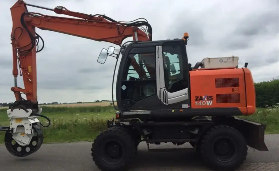 Simex foto 092 Compactor wiel CT2.8 met CW30 en CW10